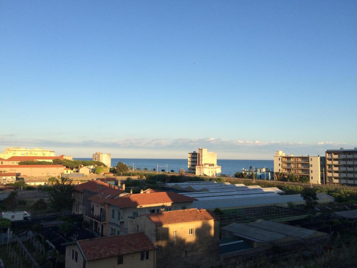 Appartamento - Terrazzo Vivibile Vista Mare, Wi-Fi Gratuito Vallecrosia Exterior photo