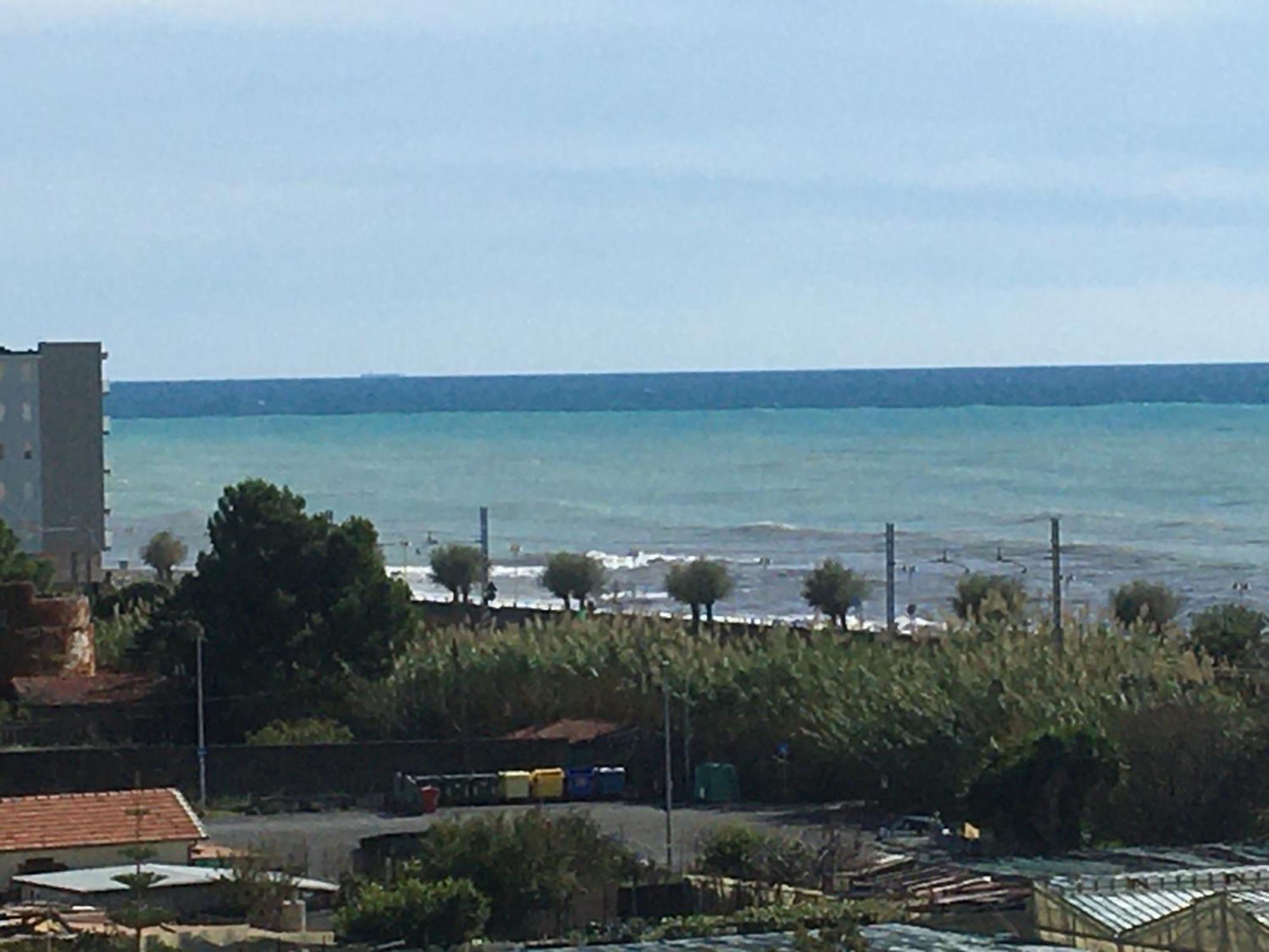 Appartamento - Terrazzo Vivibile Vista Mare, Wi-Fi Gratuito Vallecrosia Exterior photo